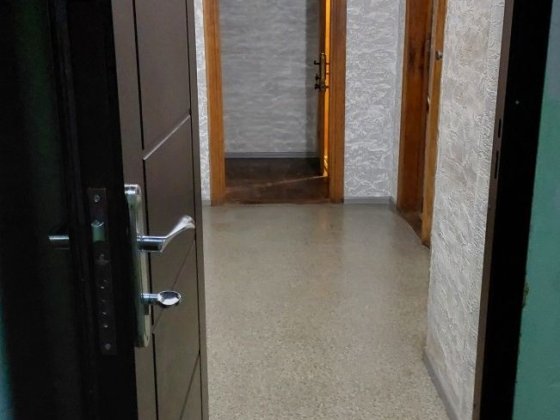 Продається кімната в 2 кімнатній квартирі на проспекті Воскресенському Киев