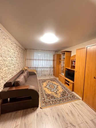 Продається три кімнати в гуртожитку  вул. Новоюкраїнська 5 - фото 1