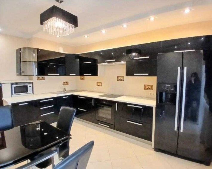 Велика трикімнатна квартира ЖК Едем - фото 1