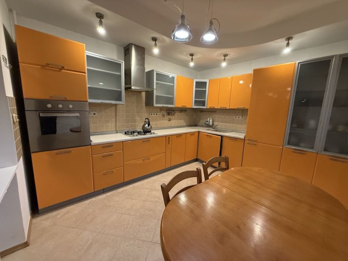 Продаж 3х кімнатної квартири на 2 поверсі будинок цегляний - фото 1