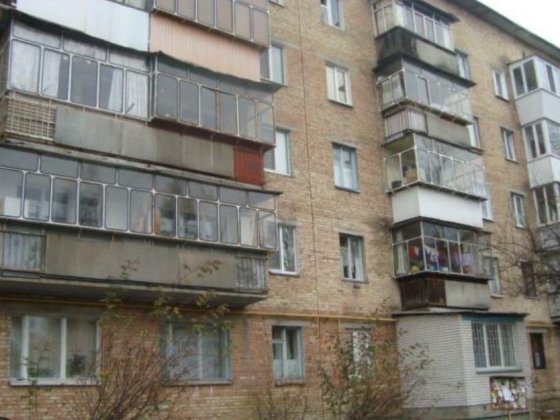 Продам 1-кімнатну квартиру 32 м², вул. Київська 300в, 1 поверх Бровары