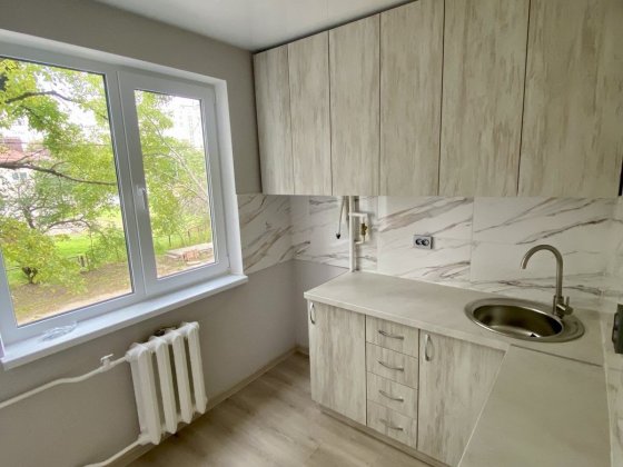 Продаж 2 кімнатна Біла Церква Центр 2 поверх. Белая Церковь