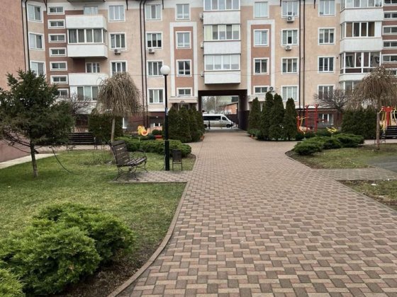 Буча. Велика 3 кімнатна в обжитому будинку. 2% оформлення. Буча