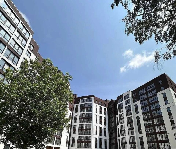 Готова 2к квартира, поруч міське озеро, центр - фото 1