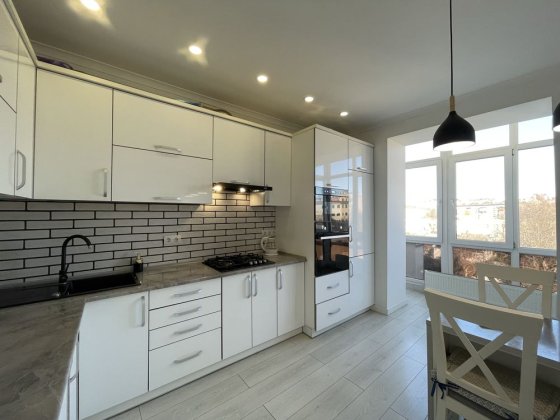 ЦЕНТР!Продаж простороі та світлої 2 кім квартири! Ивано-Франковск