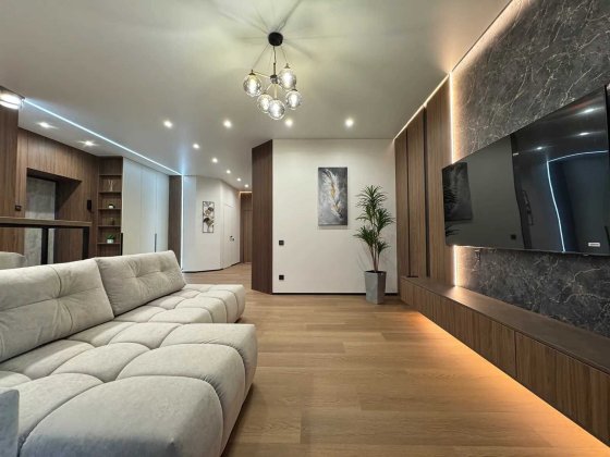 Елітна! Трикімнатна квартира на березі міського озера. Терміново! Ивано-Франковск