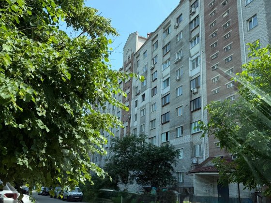 Продам 3 кімнатну квартиру (98 М2),Бровари Грушевського 15-А (82.000$) Бровары