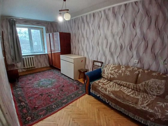 Продається простора та світла 2-кімнатна квартира у центрі м. Буча Буча