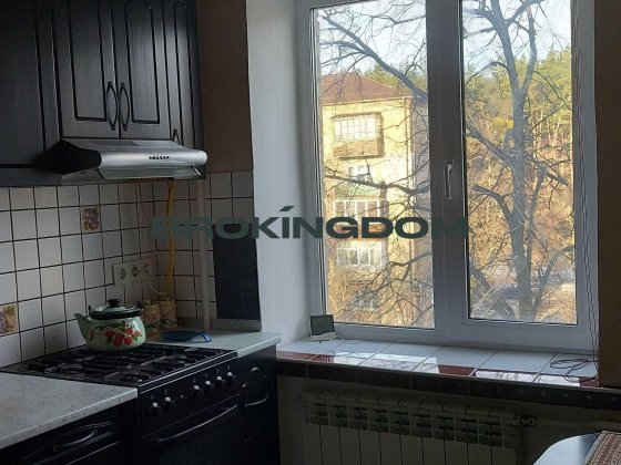 Сучасна 3-кімнатна з меблями. Газова плита, газова колонка Бровары