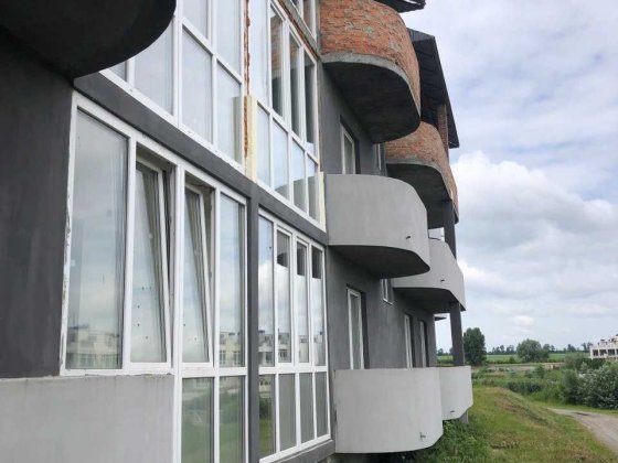 Продаємо 1-но кімнатну квартиру з видом на озеро в новобудові. Белая Церковь