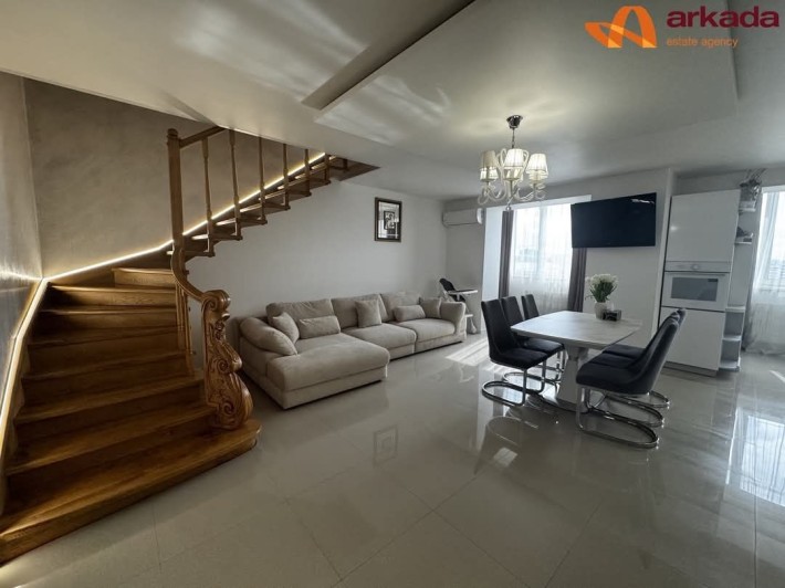 Трикімнатна дворівнева квартира, центр, вул. Пулюя - фото 1