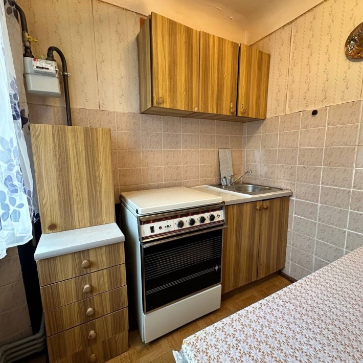 Продаж 3 км квартири поруч з стометрівкою - фото 1