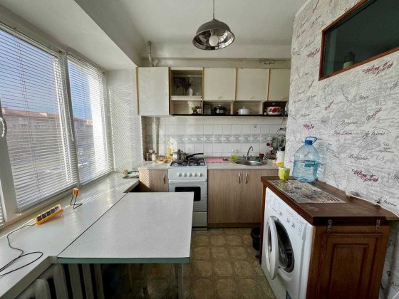 Продається 2-кімнатна квартира на пр.Соборному (Малий ринок) Запоріжжя