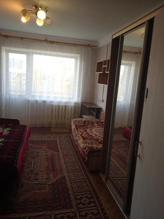 Продам кімнату з балконом ,біля метро вул. Космічна 5 - фото 1