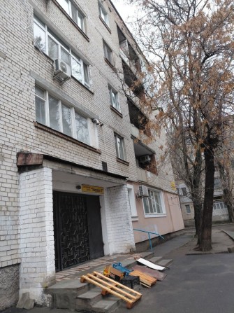 1 комната в общежитии, Центр, (за гост."Николаев"), 3/5 ,  4200. - фото 1