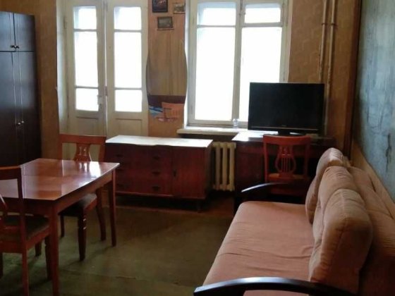 Кімната у  3-х комнатній квартирі на Сирецькій