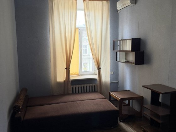 Срочно продам Екатериненская  3ком в коммунальной квартире