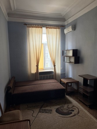 Срочно продам Екатериненская  3ком в коммунальной квартире - фото 1