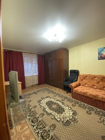 Продам гостинку возле метро Малышева. - фото 1