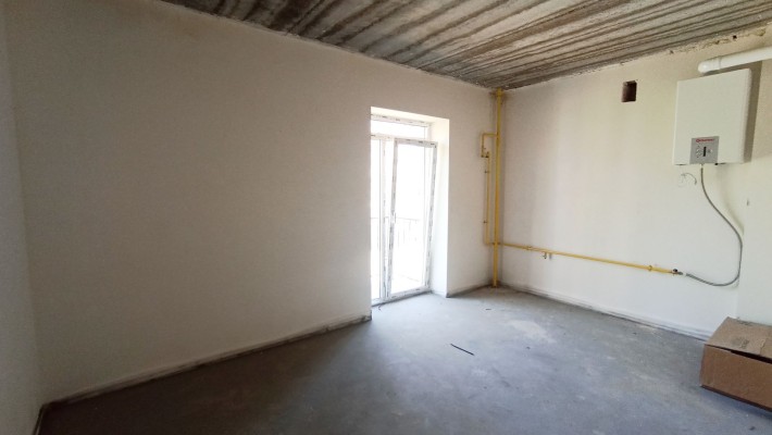 Квартира з ГАЗОМ та БАЛКОНОМ! Чистова штукатурка та стяжка підлоги! - фото 1