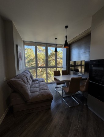 Терміново! Видова двохкімнатна квартира з сучасним ремонтом та меблями - фото 1