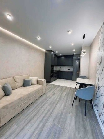 Продаж 2-кімнатної квартири з якісним ремонтом у ЖК “Атмосфера” - фото 1