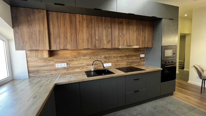 Квартира з ремонтом,меблями і технікою ,48 м.кв, закритий двір - фото 1