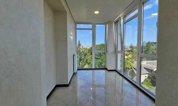 Продаж 2-км квартири із шикарним плануванням в центрі міста! - фото 1