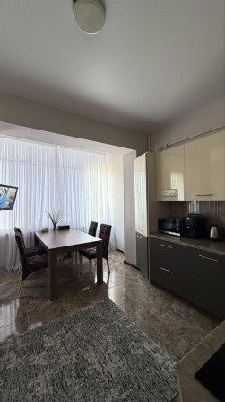 Євротрьохкімнатна квартира з новим ремонтом - фото 1