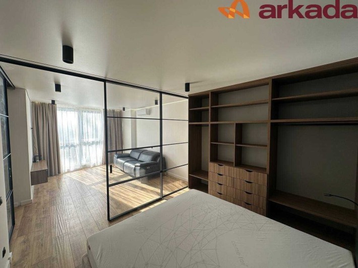 ПРОДАМ 1 кім велику квартиру (півторачка) ЦЕНТР
вул. Богунська 1 - фото 1