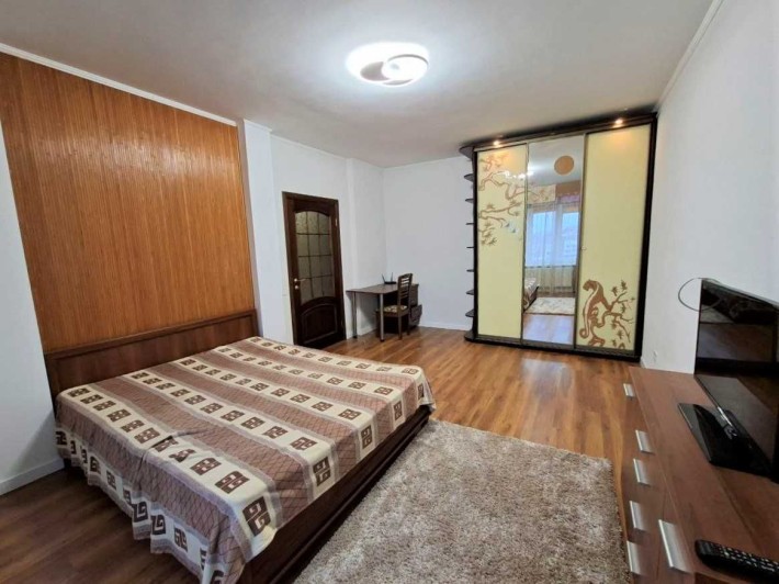 Квартира в чудовому районі — Машинобудівників 17А - фото 1