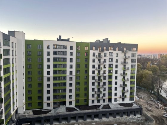 Готовий до ремонту 3-х кімннатний сирець біля міського озера Ивано-Франковск