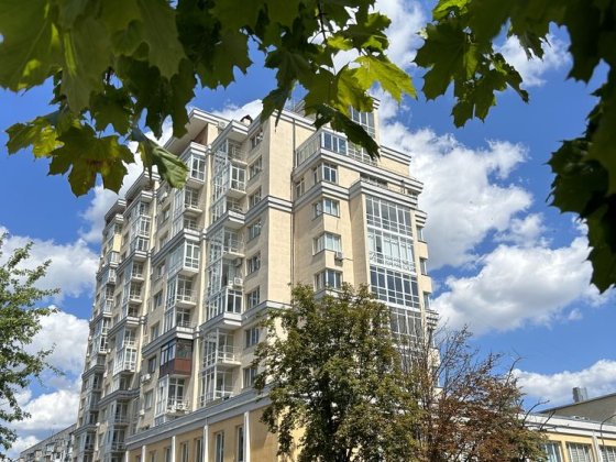 Власник Продам  3х кімнатну квартиру Європейська 31а Вишневое
