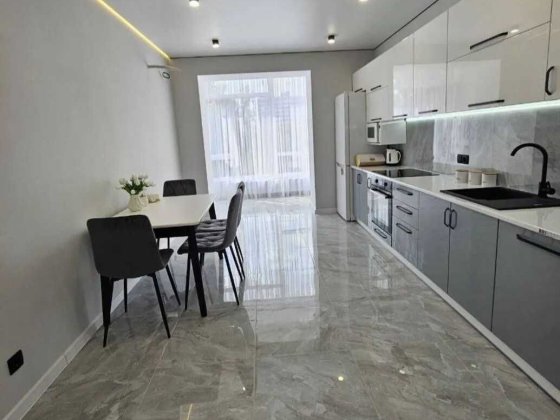 Двокімнатна квартира з ремонтом Ивано-Франковск