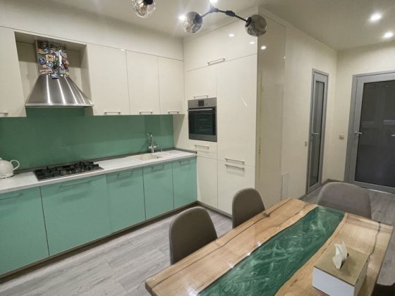 Продам 5-кімнатну квартиру вул.Василя Стуса  біля річки Біла Церква