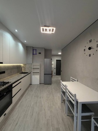 Сучасна однокімнатна квартира з новим ремонтом , без комісії! % - фото 1