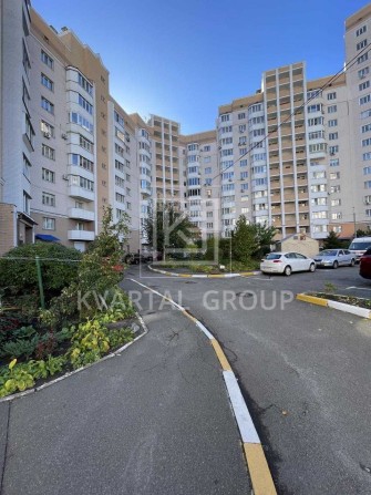 Простора 2-кімнатна квартира з ремонтом у самому серці міста! - фото 1