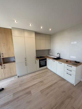 Продаж великої однокімнатної квартири з ремонтом 46м2, газове опалення - фото 1