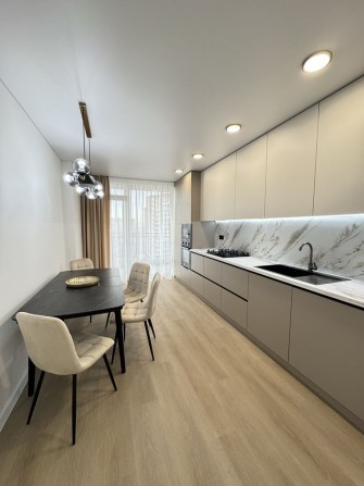 Продам шикарну велику 1,5 кімнатну квартиру із інд.газовим оп, балкон - фото 1