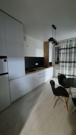 Продам 1к квартиру з ремонтом - фото 1