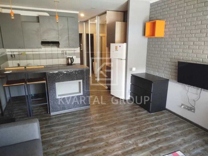 Продаж 1-кімнатної квартири студії з ремонтом та технікою - фото 1