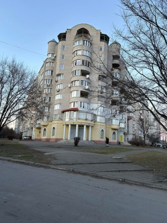 Продаж нестандартного покращеного планування квартири .Павліченко 32 - фото 1