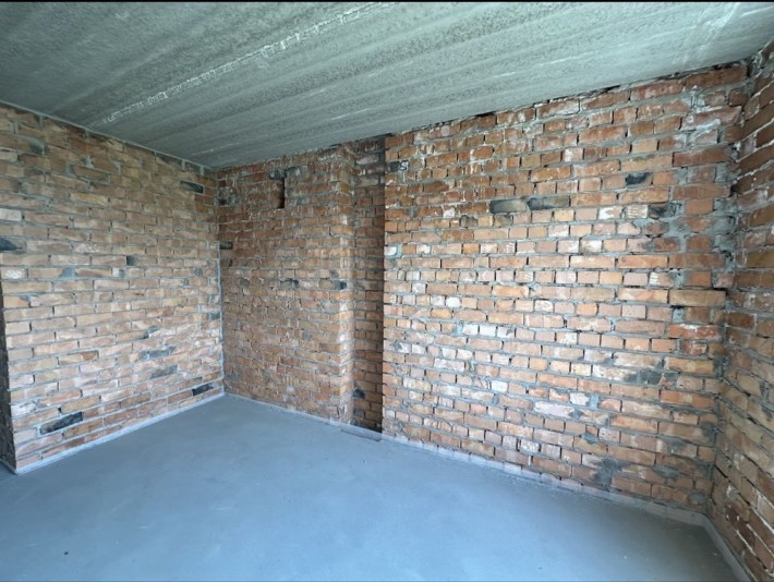 Буча! Продажться студія з газом в зданому будинку - фото 1