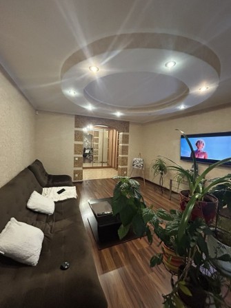 Продаж 4 кімнатної квартири .вул Незалежеості - фото 1