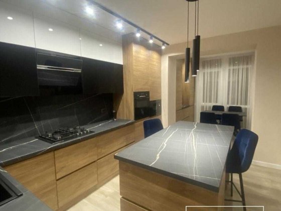 Продається. Пентхаус з дизайнерським ремонтом 108м2 Ивано-Франковск