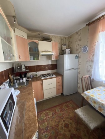 Пропонується на продаж трикімнатна на Козацькій. - фото 1