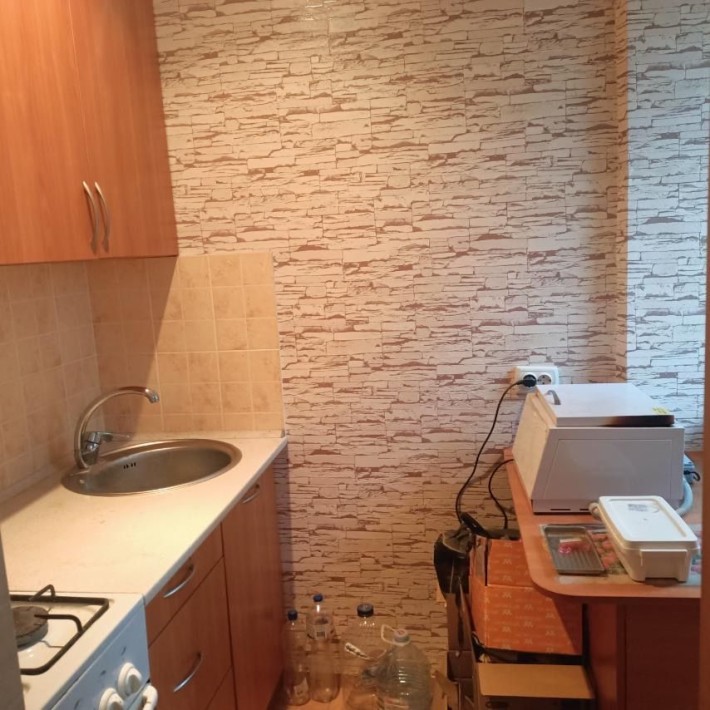 Продам гостинку з ремонтом - фото 1