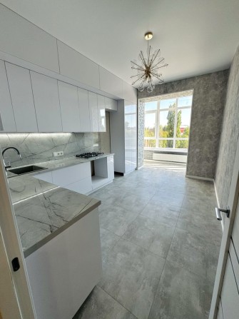 Продаж квартири в Новобудові з ремонтом 1 кім. - фото 1