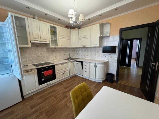 Простора Євро 3кк 602м2, оформлення 2%, ЦЕНТР Буча