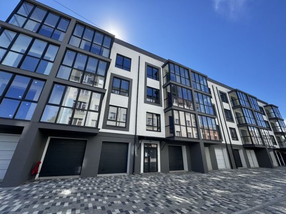 БЕЗ комісіі! Квартира з гаражем та кладовою Буча